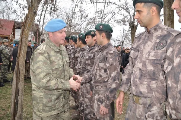 Özel harekat polisleri Afrin'e dualarla uğurlandı-15