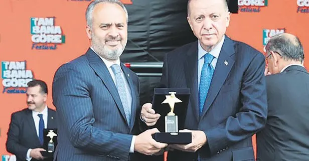 Bursa Büyükşehir Belediyesi’nin burs uygulamasına Başkan Erdoğan’dan ödül