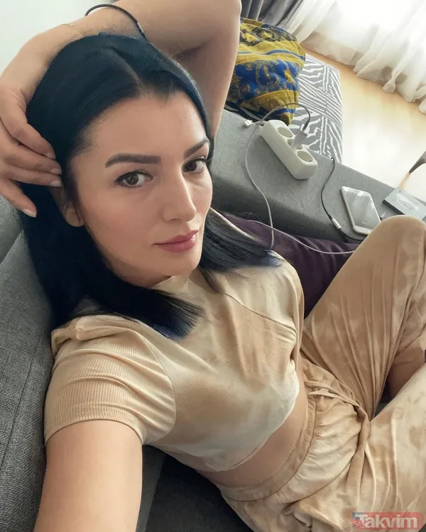 Aleyna Tilki’nin annesi Havva Öztel deri pantolonuyla şov yaptı! Göğüs dekoltesiyle boy gösterdi paylaşımı olay oldu - 2