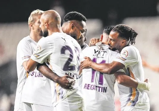 Geçen hafta Trabzonspor'a kaybeden Fenerbahçe, Adana Demir engelini aşmak istiyor-10