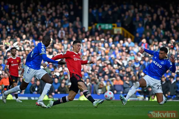 Cristiano Ronaldo'dan olay hareket! Çileden çıktı taraftarın telefonunu parçaladı - 11