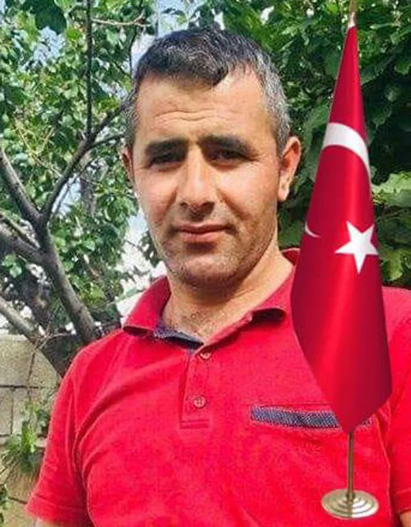 itfaiye-erinden-gorulmemis-fedakarlik-afgan-cocuklara-kendi-oksijen-maskesini-takti-sonrasinda-kalp-krizi-geci-1642411771718.jpg İtfaiye erinden görülmemiş fedakarlık! Afgan çocuklara kendi oksijen maskesini taktı sonrasında kalp krizi geçirdi-5