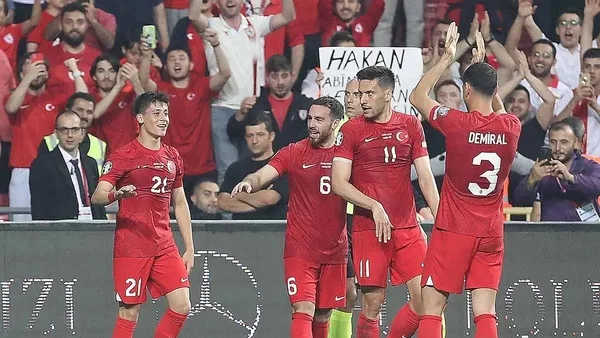 avrupa-basinindan-18lik-yildizimiz-arda-guler-icin-ovgu-dolu-sozler-mucevher-bebek-1687297680010.jpeg Avrupa basınından 18'lik yıldızımız Arda Güler için övgü dolu sözler: Mücevher bebek!-2