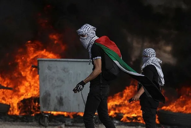 Gazze'de soykırım yapan İsrail Batı Şeria'da baskınlarını artırdı! Çatılarda keskin nişancılar-4