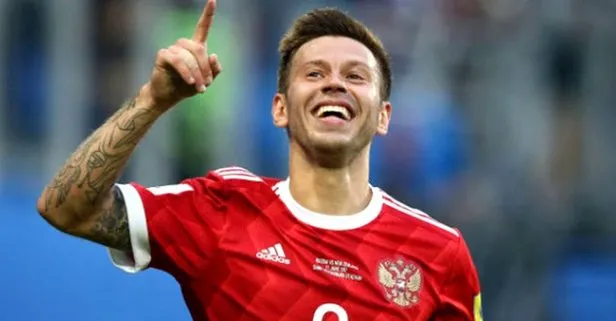 Celta Vigo'lu Fedor Smolov 18 yaşındaki nişanlısını görmek karantinadan kaçtı!