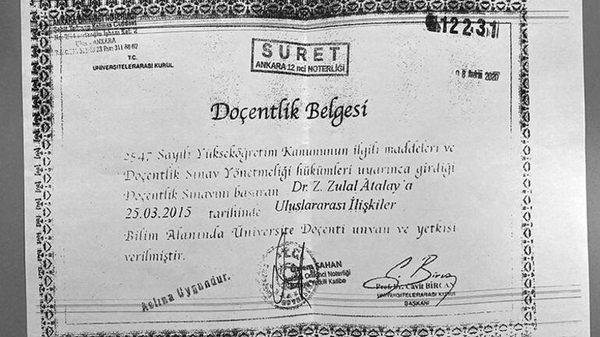 chpli-sahte-docent-zulal-atalay-lacinin-itiraflari-ortaya-cikti-diplomalari-googledan-temin-ettim-1639635084138.jpg