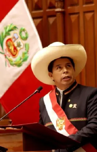 Hükümeti devirmekle suçladığı Kongre'yi fesheden Peru Cumhurbaşkanı Pedro Castillo gözaltına alındı