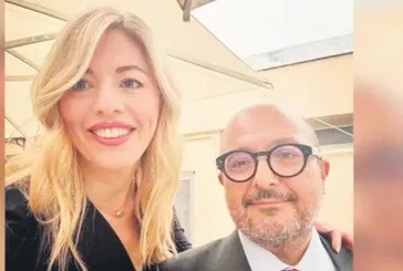 Yatakta şantaj istifa getirdi