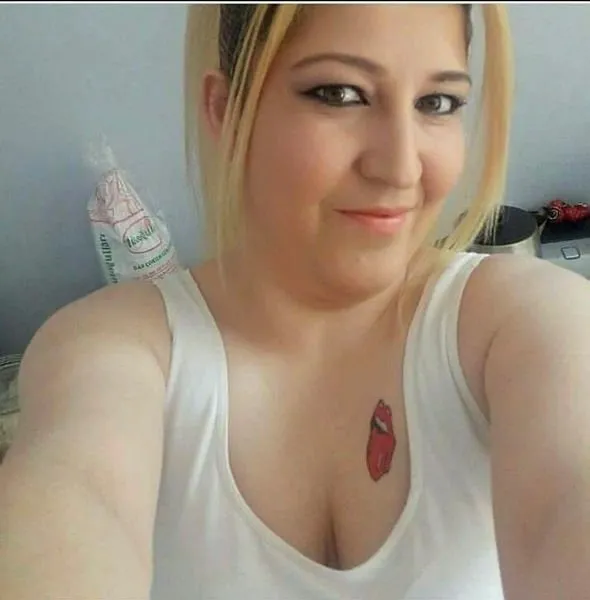 esini-kendisiyle-degil-sevgilisiyle-iliskiye-girdigi-icin-olduren-gulyesim-kavustuka-15-yil-hapis-cezasi-1625829380245.jpg Eşini kendisiyle değil sevgilisiyle ilişkiye girdiği için öldüren Gülyeşim Kavuştuk'a 15 yıl hapis cezası-5