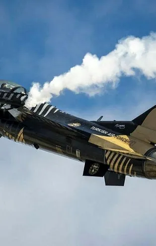 MSB'den nefes kesen SOLOTÜRK paylaşımı: Selam olsun Beşparmak Dağları’ndaki ay yıldıza