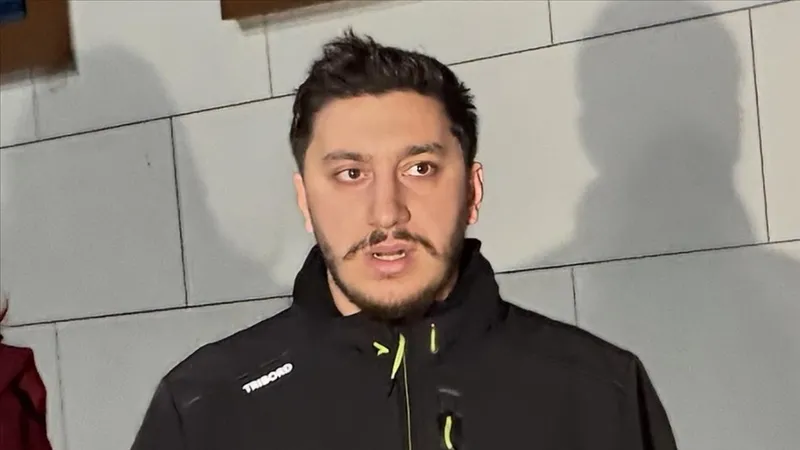 hem-sentetik-hem-narkotik-evinde-haplar-bulunan-cagla-boz-ve-2-ismin-uyusturucu-testi-pozitif-cikti-gullunun-o-1769523676596.jpg Hem sentetik hem narkotik! Evinde haplar bulunan Çağla Boz ve 2 ismin uyuşturucu testi pozitif çıktı | 'Güllü'nün oğlu Tuğberk' detayı-4