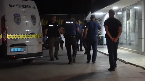 bosanma-asamasindaki-esini-cocuklarinin-gozu-onunde-bicakladi-1658740474506.jpg Boşanma aşamasındaki eşini çocuklarının gözü önünde bıçakladı-3