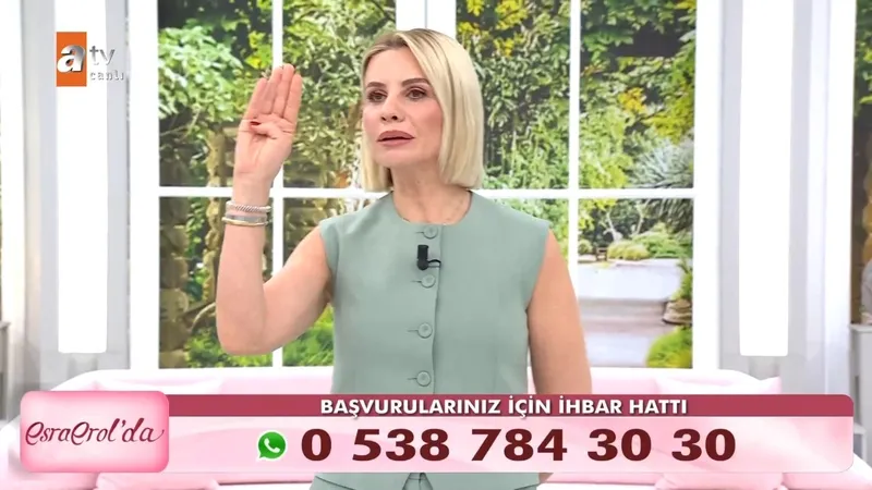 esra-erol-canli-yayinda-uluslararasi-yardim-isaretini-gosterdi-1773296205892.jpg Esra Erol canlı yayında “Uluslararası Yardım İşareti"ni gösterdi: "İhtiyacınız olabilir"-5