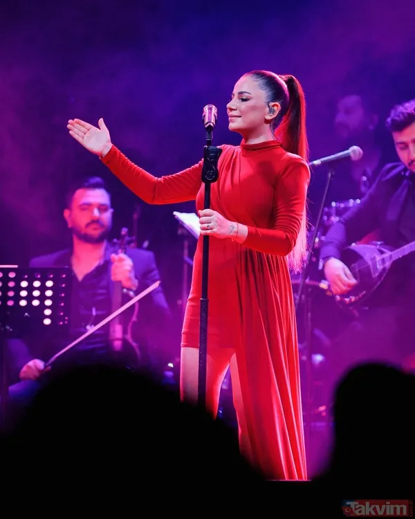 4 aylık hamile olan Merve Özbey’in son haline bakın! Vücudunu saran elbisesiyle verdiği karnı burnunda pozlara beğeni yağdı - 6