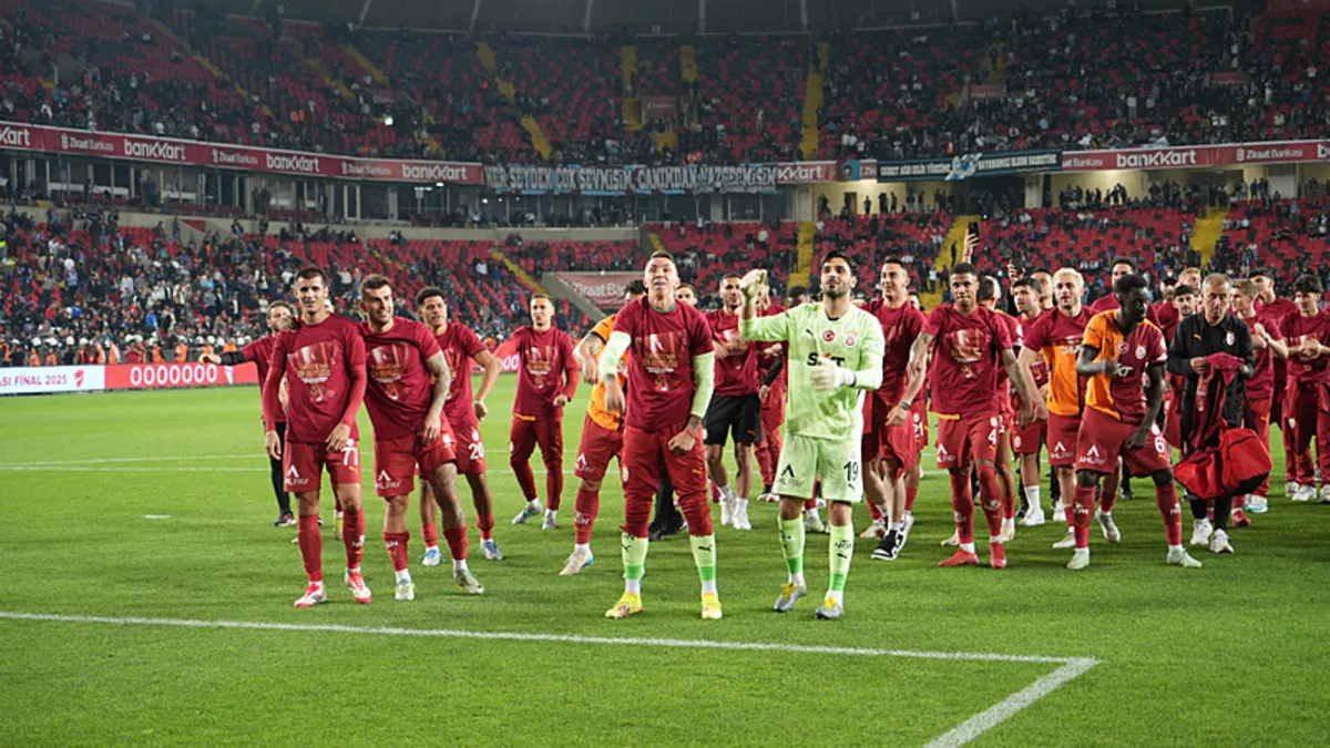 Galatasaray şampiyonluk kutlaması hangi kanalda canlı yayınlanacak? GS Yenikapı kupa töreni saat kaçta başlayacak?