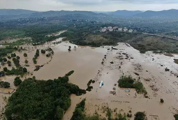 Dere taştı bir mahalle sular altında