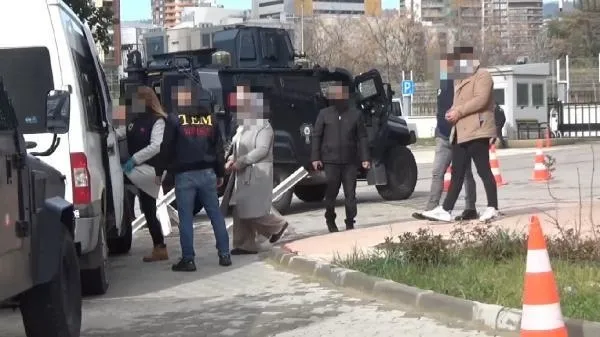 Mersin'de terör örgütü PKK'ya operasyon: HDP ilçe eş başkanının kızı dahil 4 gözaltı!-3