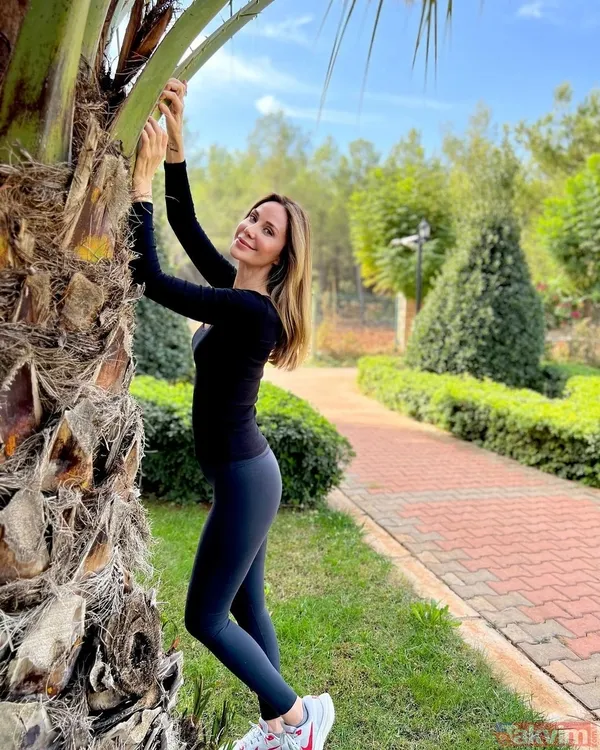 2 kez nikah masasına oturan Demet Şener’den evlilik açıklaması! Tolga Arman’ın biricik aşkı gelin olup sosyal medyayı salladı - 8