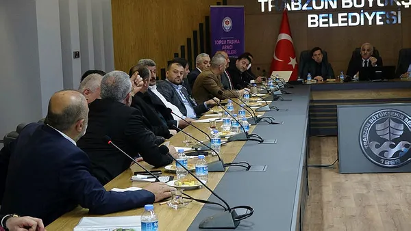 1645446306919.jpg Öfke kontrolü eğitimi imza töreninde kavga çıktı! Yer: Trabzon-3