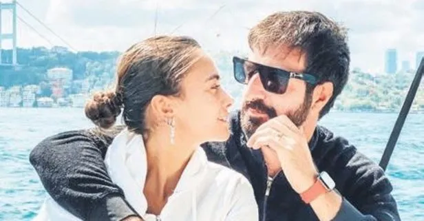 Hande Soral Instagram Da Aska Geldi Takvim