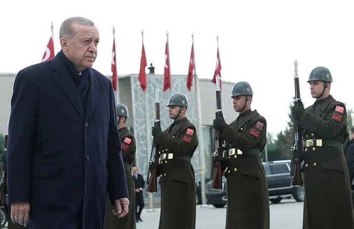 baskan-erdoganin-diplomasi-hamleleri-suruyor-yeni-durak-cezayir-1700564305963.jpeg Başkan Erdoğan ve Cezayir Cumhurbaşkanı Tebbun ortak basın açıklamasında bulundu-9