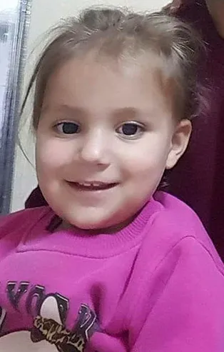 Otomobilin çarptığı bebek hayatını kaybetti