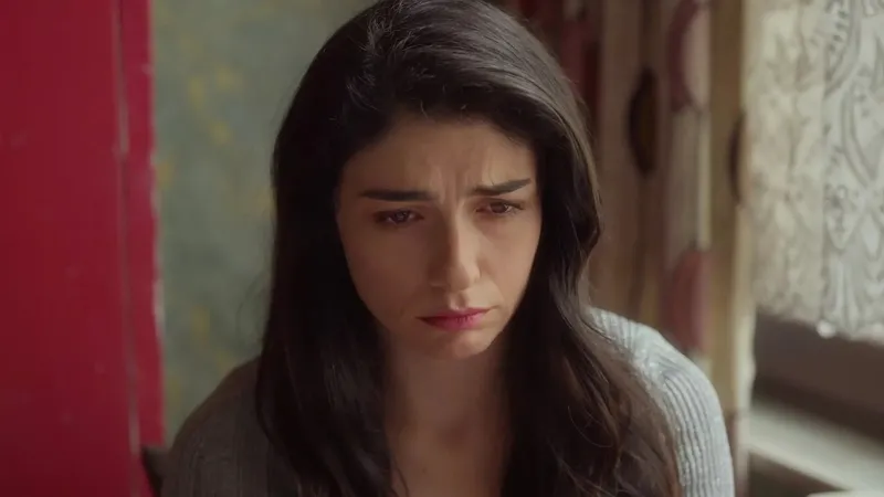 inci-tanelerinde-sah-mat-edecek-ayrilik-azem-icin-yolun-sonu-geldi-veda-girdabi-1713868876440.jpeg Azem için yolun sonu geldi! İnci Taneleri'nde şah mat edecek ayrılık; Veda girdabı...-4