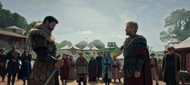 Osman Bey ve Komutan Lucas karşı karşıya