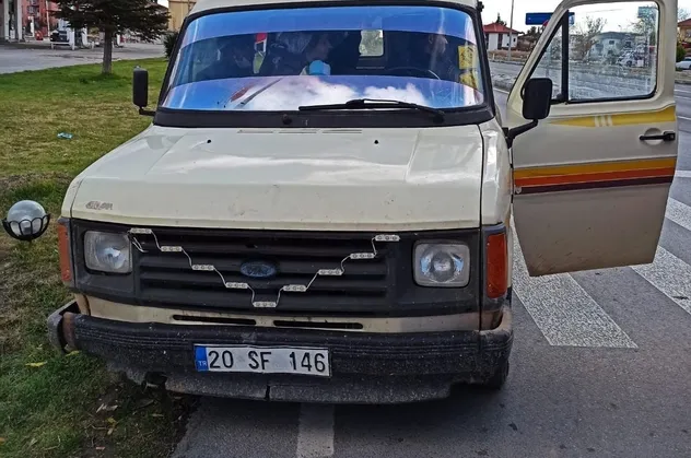 Muhtar demir sulama borularını çalan hırsızları kovaladı! Jandarma yakaladı