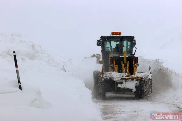Geçtiğimiz yıl Türkiye'de 2 metre ile en yüksek kar kalığının ölçüldüğü Van-Bahçesaray yolunda amansız mücadele - 19
