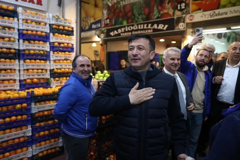 Son dakika: Cumhur İttifakı'nın İzmir adayı Hamza Dağ esnafla sahur yaptı: En geç bir sene içinde en iyi hale getireceğiz-6