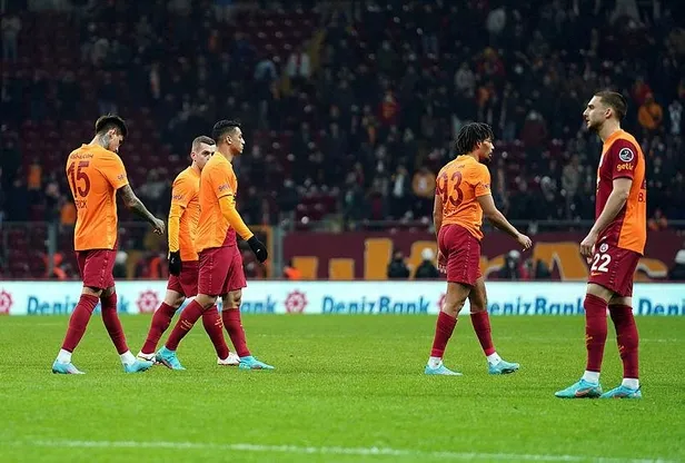 erman-toroglundan-galatasaraya-olay-gonderme-bir-kopukluk-bir-tuhaflik-1644696169415.jpeg Erman Toroğlu'ndan Galatasaray'a olay gönderme: Bir kopukluk bir tuhaflık...-5