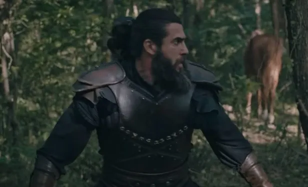 turgut-alpin-gelisi-yilan-hikayesine-dondu-yeni-sezon-sozleriyle-sasirtan-ters-kose-1605352802349.jpg Sözleriyle ters köşe yaptı! Diriliş Ertuğrul'un unutulmaz karakteri Turgut Alp'in geri dönmesi yalan rüzgarına döndü!-5