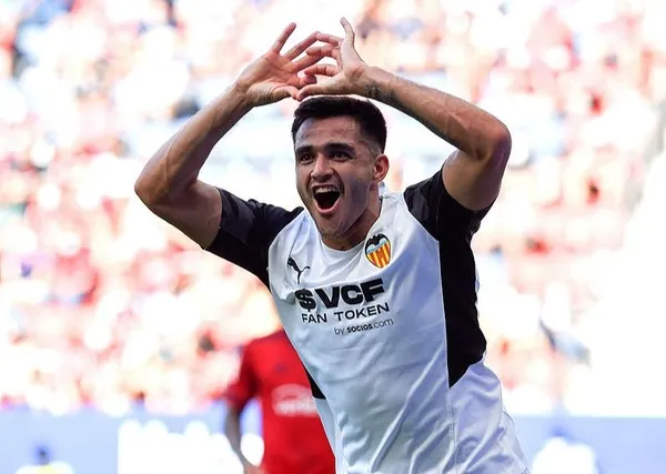 maxi-gomez-trabzonspora-dogru-dikkat-ceken-muslera-detayi-1662021235779.jpg Maxi Gomez Trabzonspor'a doğru! Dikkat çeken Muslera detayı-6