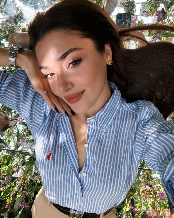 Arzu Sabancı’nın gelini Nazlı Sabancı ile tatile çıkmıştı! Hakan Sabancı ile aşk yaşayan Hande Erçel’den ‘müstakbel eltiye’ veto! - 13