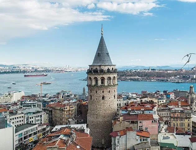 Galata Kulesi yeni yüzüyle hizmete açıldı