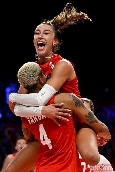 Saha da coşturuyor dışarıda da! Melissa Vargas Dj kabinine geçti geceye damgasını vurdu! Herkesin dilinde Vargas var - 18