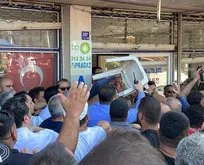 CHP’de gerginlik bitmiyor! Delege seçimleri öncesi partililer birbirine girdi: Sandalyeler havada uçuştu