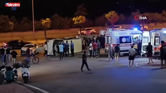 Kayseri'de otomobille çarpışan minibüs yan yattı: 9 yaralı