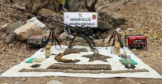 Hakkari’de jandarma ekipleri PKK’ya ait çok sayıda silah ve mühimmat ele geçirdi