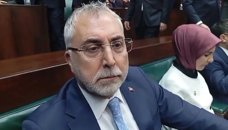 calisma-ve-sosyal-guvenlik-bakani-isikhandan-bayram-ikramiyesi-mesaji-4-bin-tl-odenecek-1777464495706.jpeg Çalışma ve Sosyal Güvenlik Bakanı Işıkhan'dan bayram ikramiyesi mesajı: 4 bin TL ödenecek-3