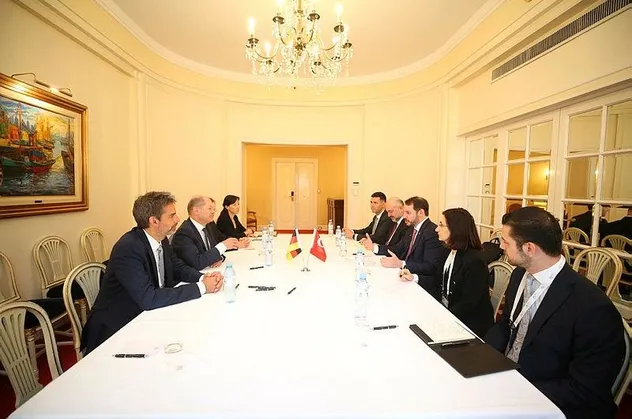 Hazine ve Maliye Bakanı Berat Albayrak'tan G-20 temasları