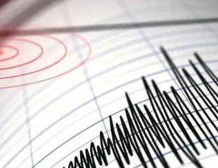 Endonezya’da 7.7 büyüklüğünde deprem