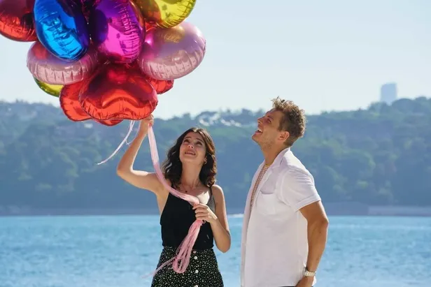 Gençliğim Eyvah 8. yeni bölümde kim olduğunu öğrenen Çavi ve Zola'yı korku sarıyor! Yeni bölüm fragmanı izle!-2