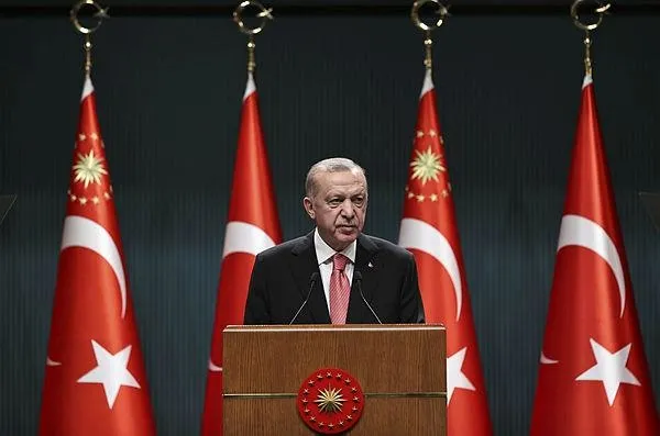 baskan-recep-tayyip-erdogan-kabine-toplantisinin-ardindan-carpici-mesajlar-verdi-20-aralikta-panik-havasini-da-1642631736770.jpeg Başkan Recep Tayyip Erdoğan Kabine toplantısının ardından çarpıcı mesajlar verdi: 20 Aralık'ta panik havasını dağıttık-3