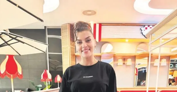 Şarkıcı Funda geri döndü!