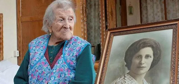 Dünyanın en yaşlı kadını İtalyan Emma Morano, İtalya'nın kuzeyindeki Maggiore gölü kıyısında yer alan Verbania kasabasındaki evinde, 117 yıl 137 günlük hayatına veda etti