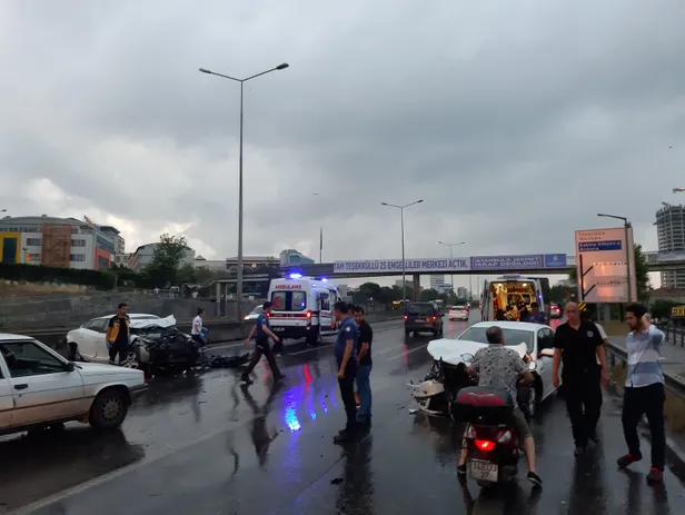Maltepe'de zincirleme kaza! 8 araç birbirine girdi, ortalık savaş alanına döndü-9