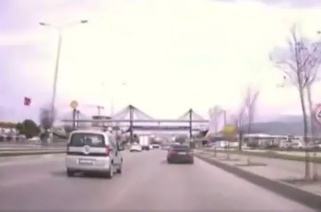 Bursa'da makas atan sürücü dehşet saçtı