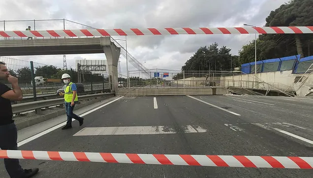 Son dakika: Eyüpsultan'da üst geçit çöktü! TEM Bağlantı yolu trafiğe kapandı